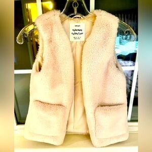 Zara girls faux fur cream colored vest